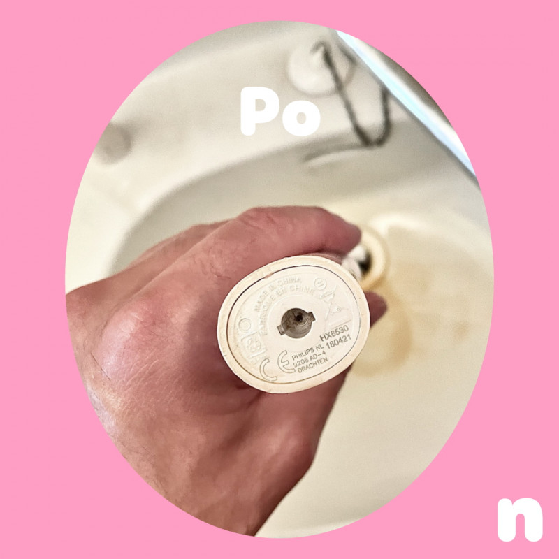 čištění kartáčku na zuby - po